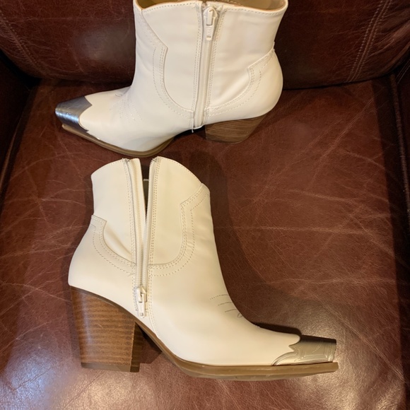 GB White Leather Cowgirl Ankle Boots Women's 8.5M - Picture 6 of 9
